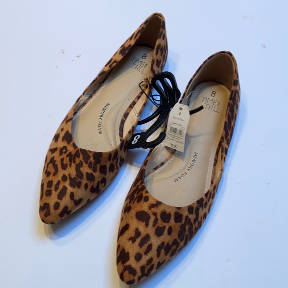 NWT animal printed flat shoes